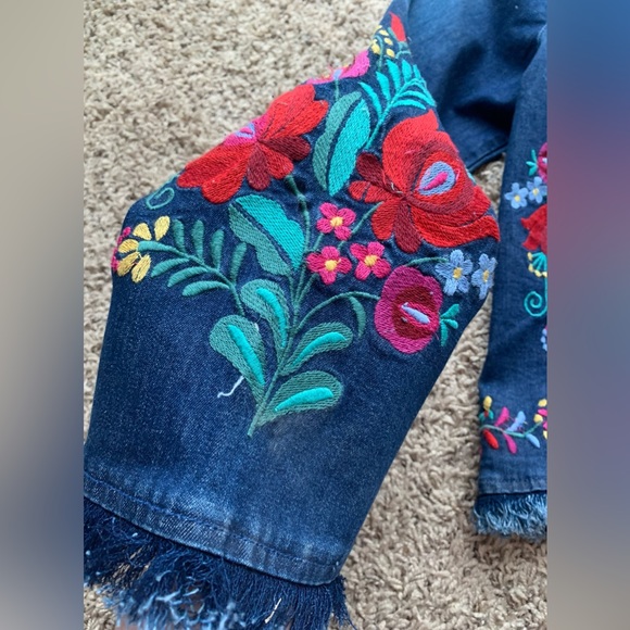 AVANI DEL AMOUR EMBROIDERED JEAN JACKET NWT Flowers Fringed Flared Sleeves SZ S - Picture 8 of 12